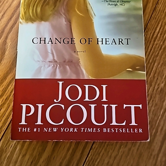 CHANGE OF HEART softcover JODI PICOULT - Picture 3 of 7